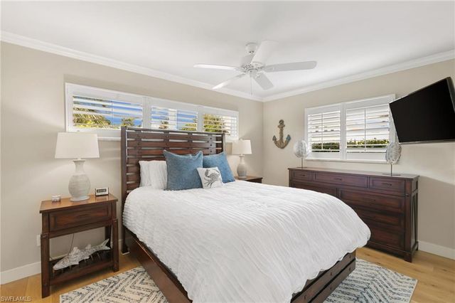 2140 Shad CT, Naples, FL 34102