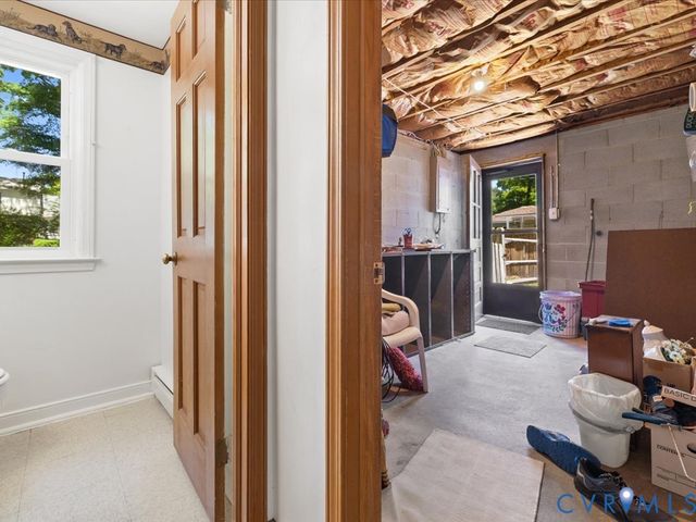 9740 Redbridge Rd, North Chesterfield, VA 23236
