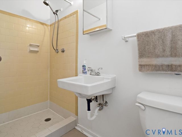 9740 Redbridge Rd, North Chesterfield, VA 23236