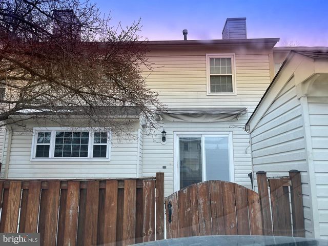 874 WATERFORD DR, Frederick, MD 21702