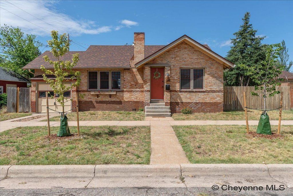 2514 MAXWELL AVE, Cheyenne, WY 82001