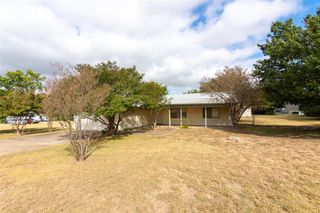 150 Tate LN, Round Rock, TX 78665