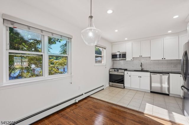 39 Manchester Ct, Wayne Twp., NJ 07470