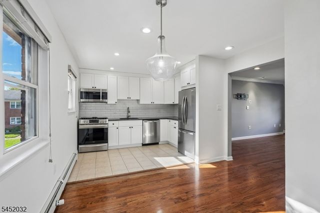 39 Manchester Ct, Wayne Twp., NJ 07470