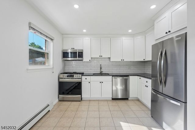 39 Manchester Ct, Wayne Twp., NJ 07470