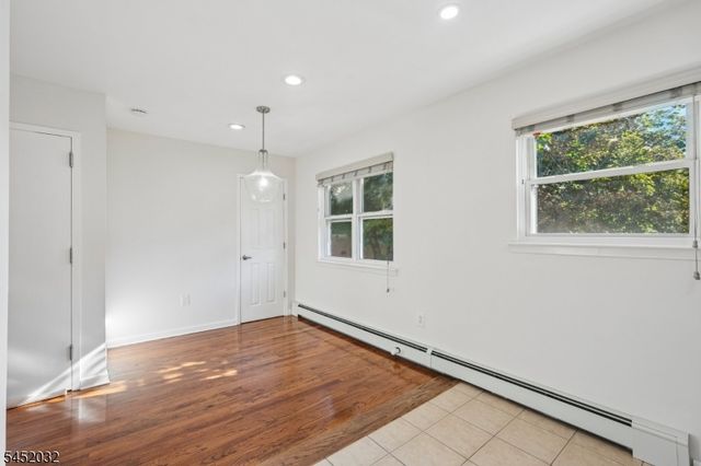 39 Manchester Ct, Wayne Twp., NJ 07470