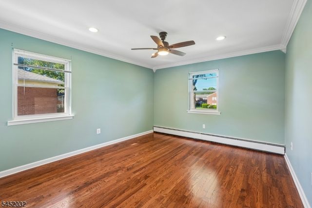 39 Manchester Ct, Wayne Twp., NJ 07470