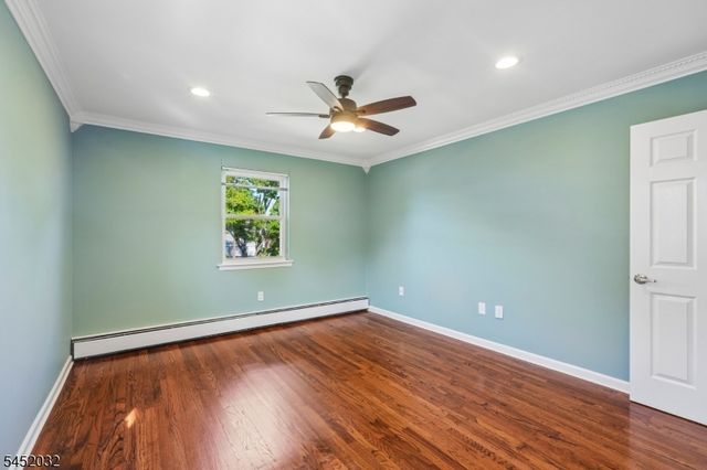 39 Manchester Ct, Wayne Twp., NJ 07470