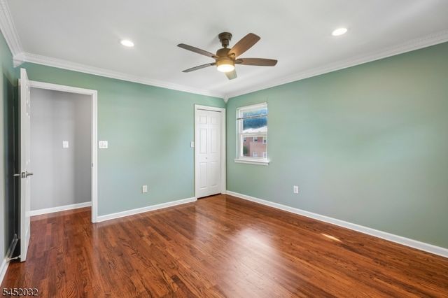 39 Manchester Ct, Wayne Twp., NJ 07470