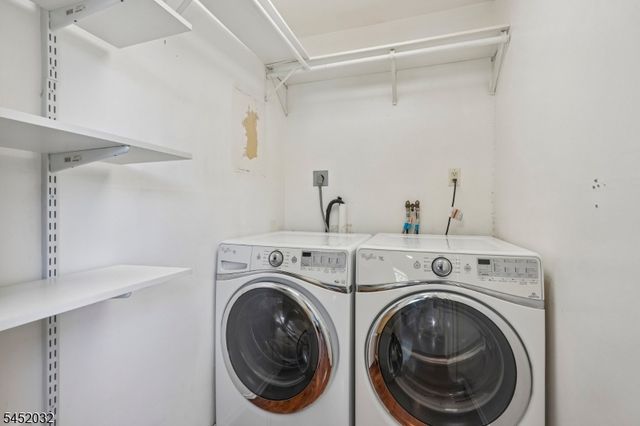 39 Manchester Ct, Wayne Twp., NJ 07470