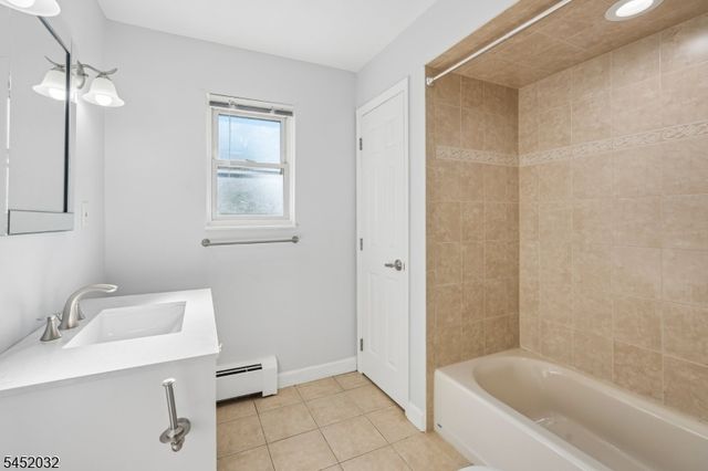 39 Manchester Ct, Wayne Twp., NJ 07470