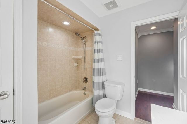 39 Manchester Ct, Wayne Twp., NJ 07470