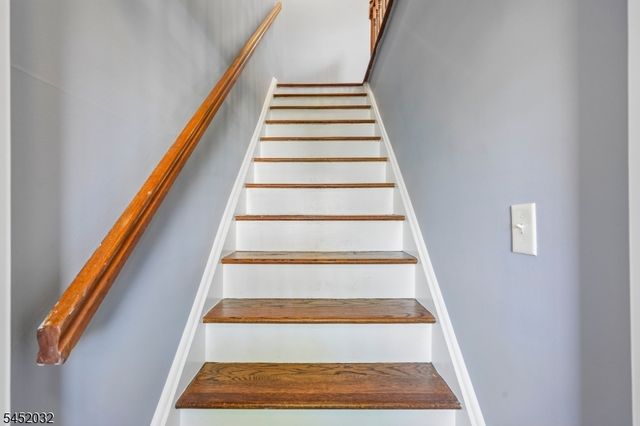 39 Manchester Ct, Wayne Twp., NJ 07470