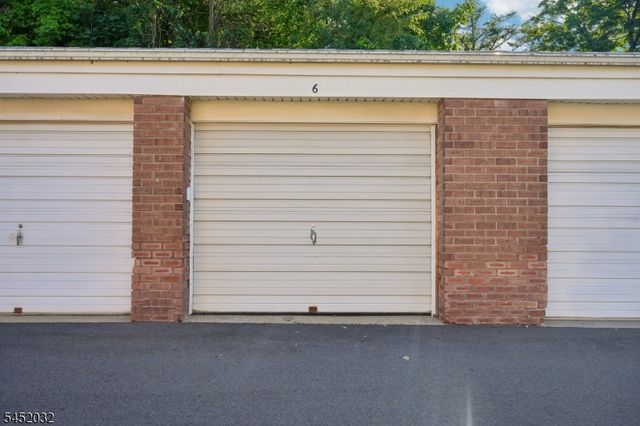 39 Manchester Ct, Wayne Twp., NJ 07470