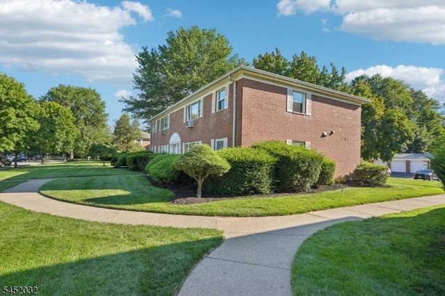39 Manchester Ct, Wayne Twp., NJ 07470