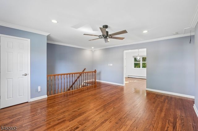 39 Manchester Ct, Wayne Twp., NJ 07470