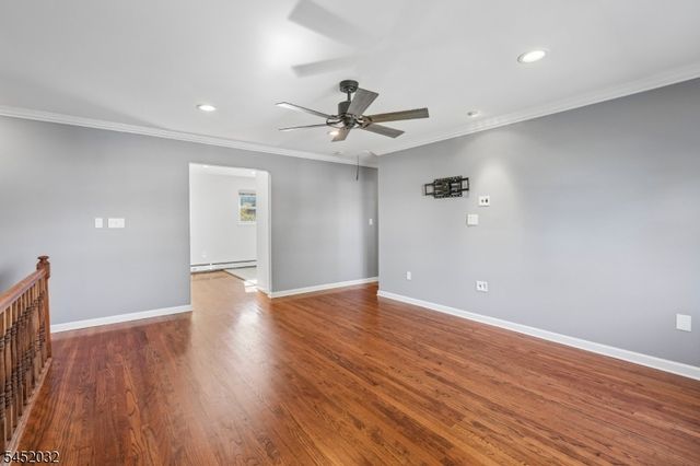 39 Manchester Ct, Wayne Twp., NJ 07470