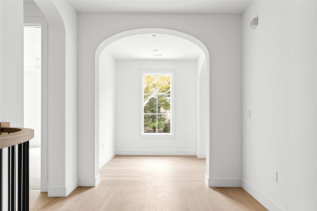 6454 Kenwood Avenue, Dallas, TX 75214