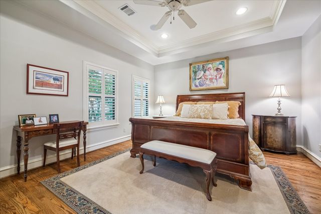 24 Hackberry Lane B, Houston, TX 77027