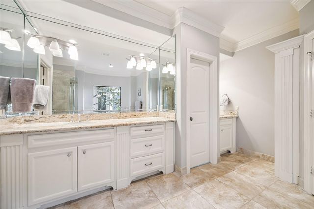 24 Hackberry Lane B, Houston, TX 77027