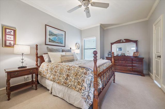 24 Hackberry Lane B, Houston, TX 77027