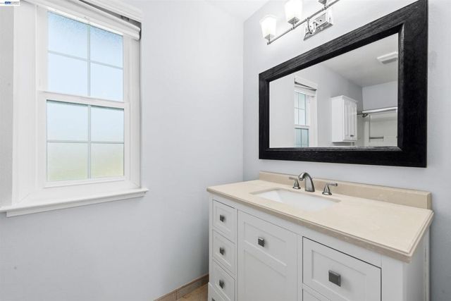 4159 Amberwood Cir, Pleasanton, CA 94588