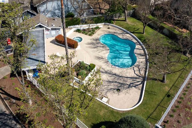 4159 Amberwood Cir, Pleasanton, CA 94588