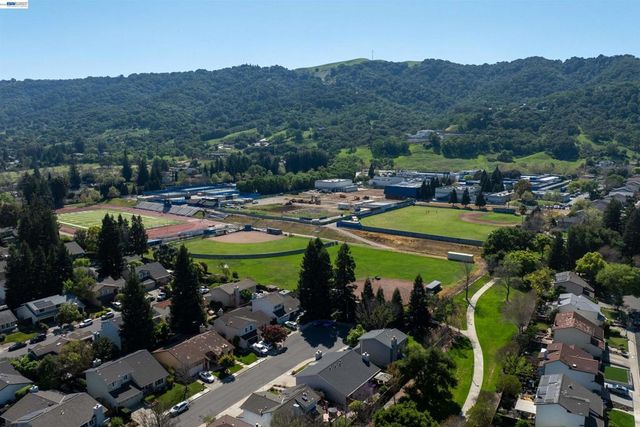 4159 Amberwood Cir, Pleasanton, CA 94588