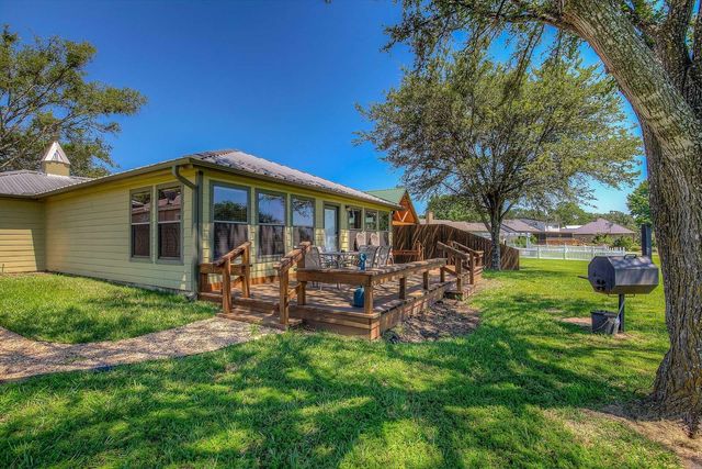 166 County Road 1559, Alba, TX 75410