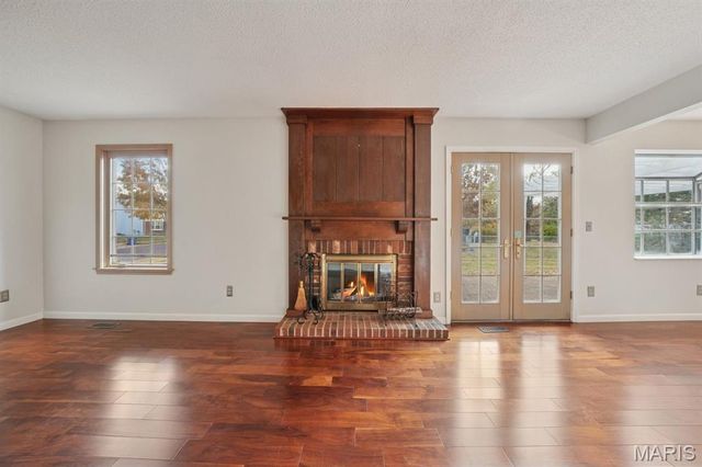 2804 Bear Creek Court, St Louis, MO 63129