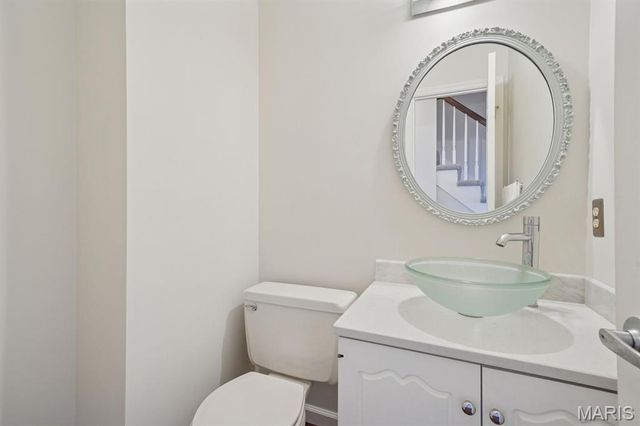 2804 Bear Creek Court, St Louis, MO 63129