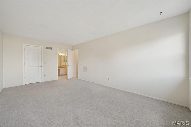 2804 Bear Creek Court, St Louis, MO 63129