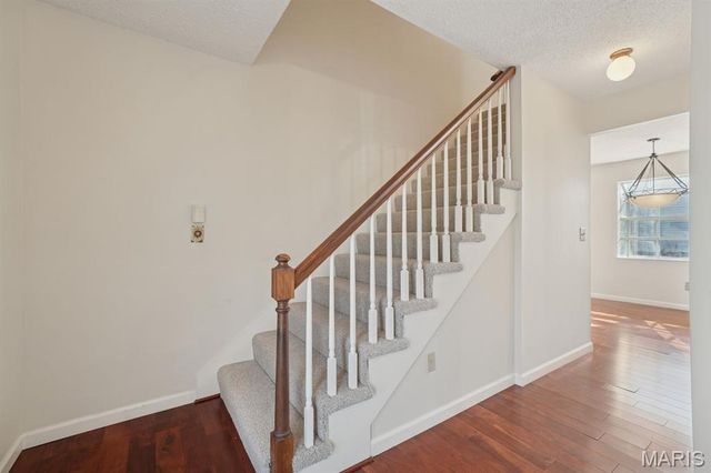 2804 Bear Creek Court, St Louis, MO 63129