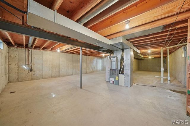 2804 Bear Creek Court, St Louis, MO 63129