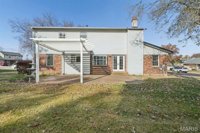 2804 Bear Creek Court, St Louis, MO 63129