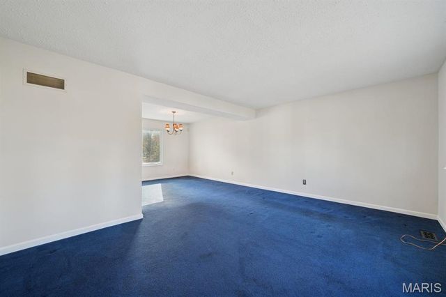 2804 Bear Creek Court, St Louis, MO 63129