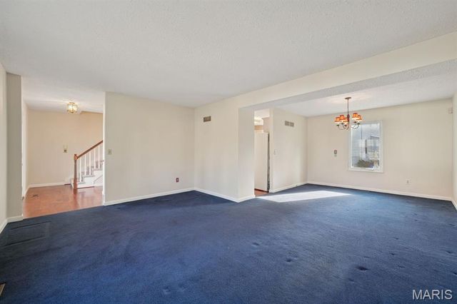 2804 Bear Creek Court, St Louis, MO 63129