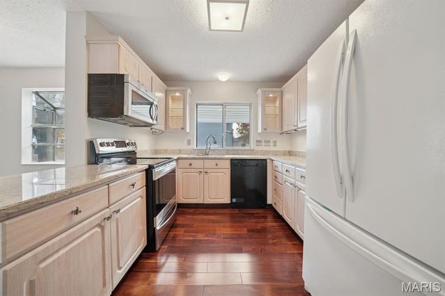 2804 Bear Creek Court, St Louis, MO 63129