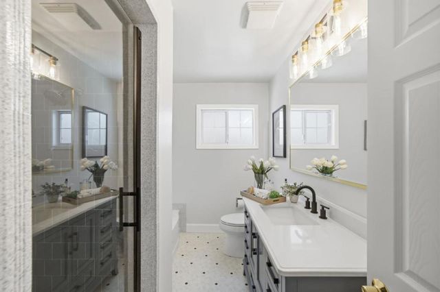 1727 Madison Avenue, Redwood City, CA 94061