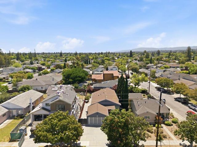 1727 Madison Avenue, Redwood City, CA 94061