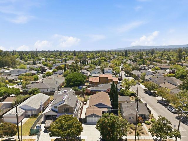 1727 Madison Avenue, Redwood City, CA 94061