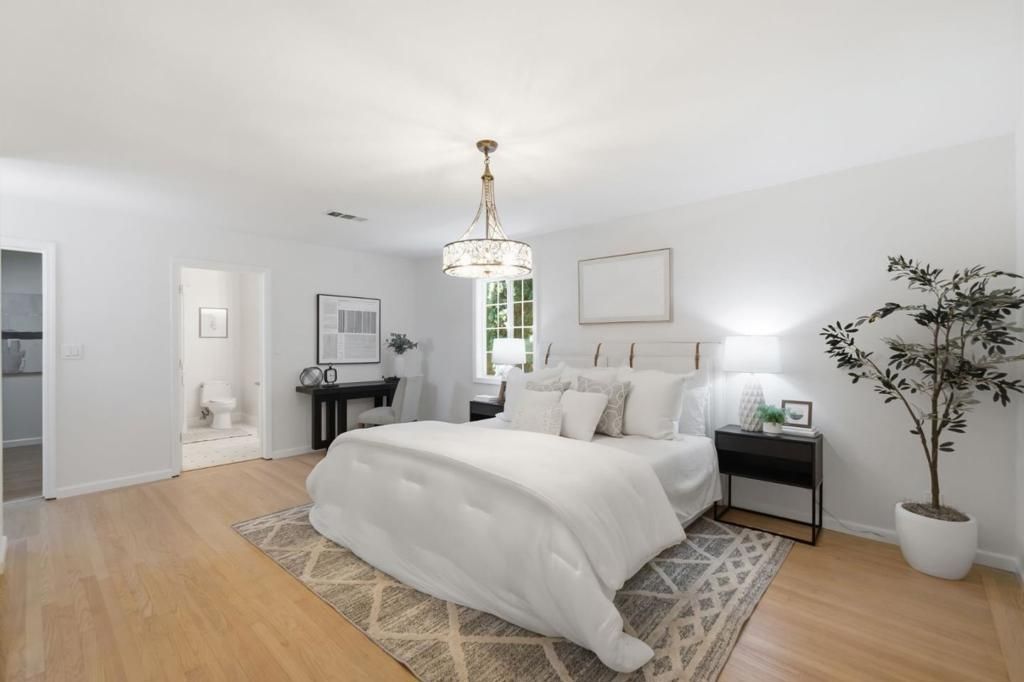Image 15 of property listing at 1727 Madison Avenue, Redwood City, CA 94061