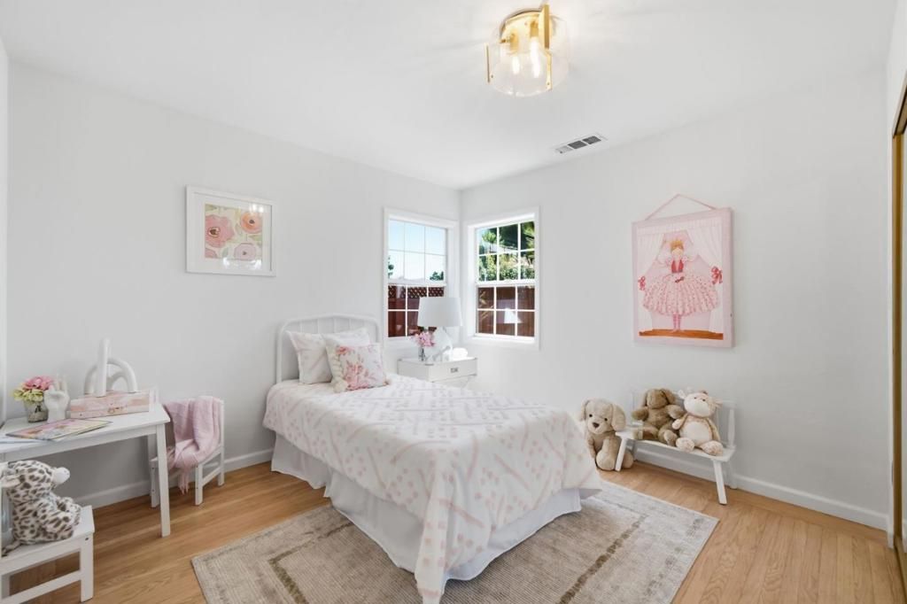 Image 16 of property listing at 1727 Madison Avenue, Redwood City, CA 94061