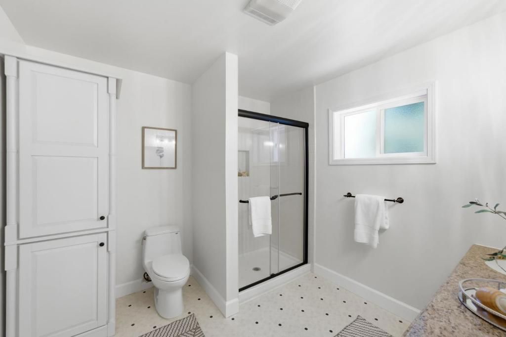 Image 20 of property listing at 1727 Madison Avenue, Redwood City, CA 94061