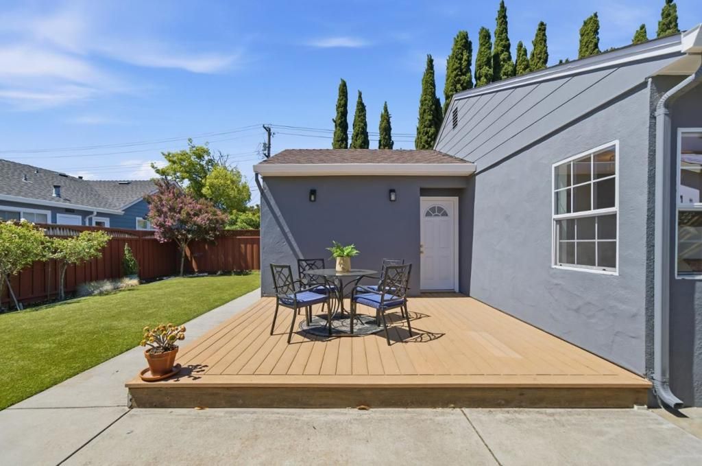 Image 27 of property listing at 1727 Madison Avenue, Redwood City, CA 94061