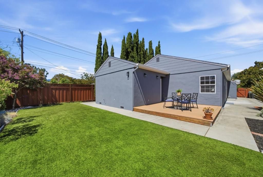 Image 28 of property listing at 1727 Madison Avenue, Redwood City, CA 94061