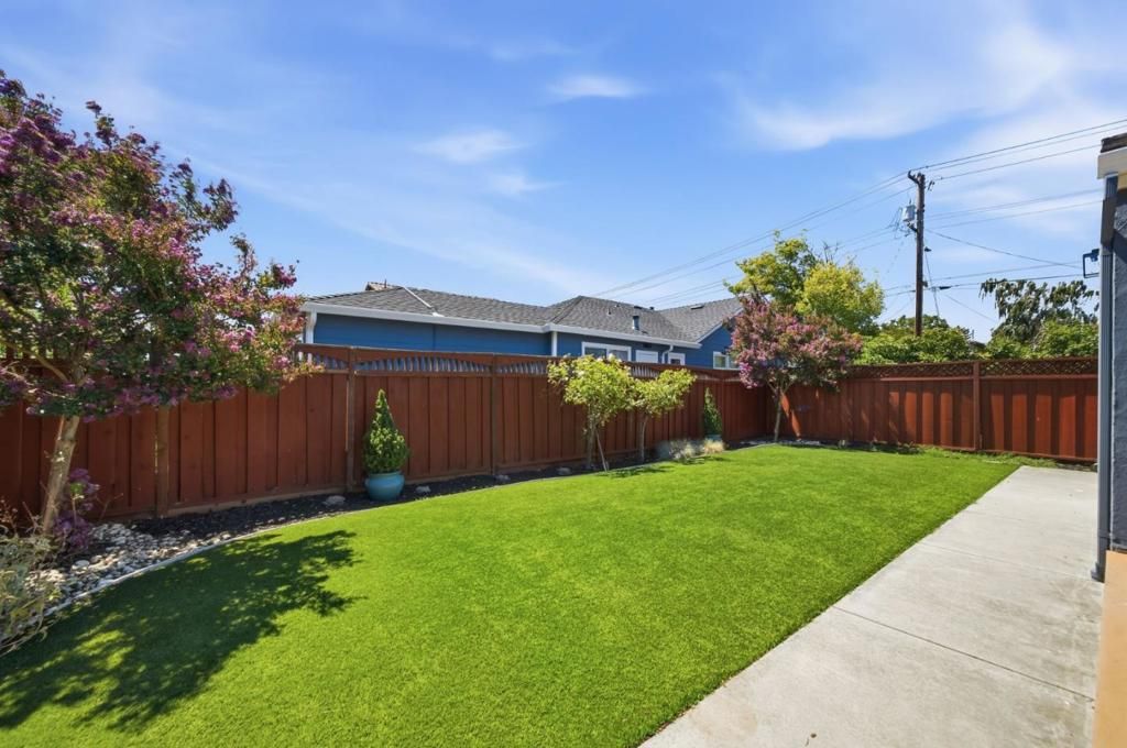 Image 29 of property listing at 1727 Madison Avenue, Redwood City, CA 94061