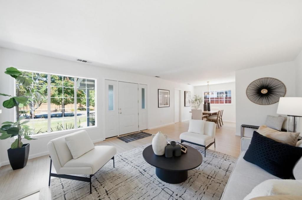 Image 6 of property listing at 1727 Madison Avenue, Redwood City, CA 94061