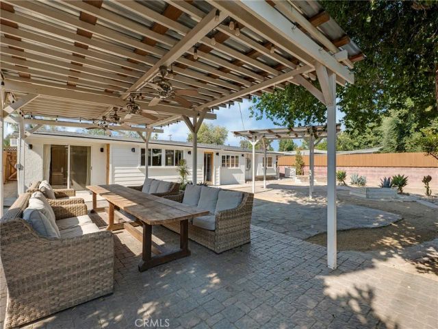 19426 Blythe Street, Reseda, CA 91335