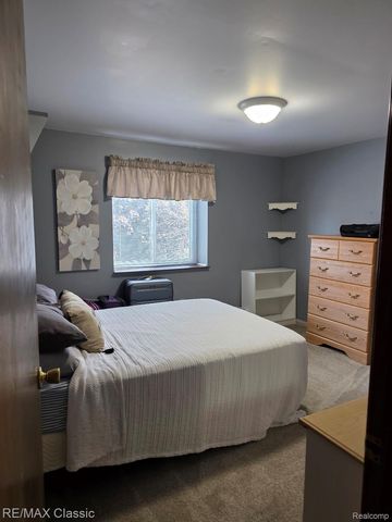 29443 W Nottingham Circle, Warren, MI 48092